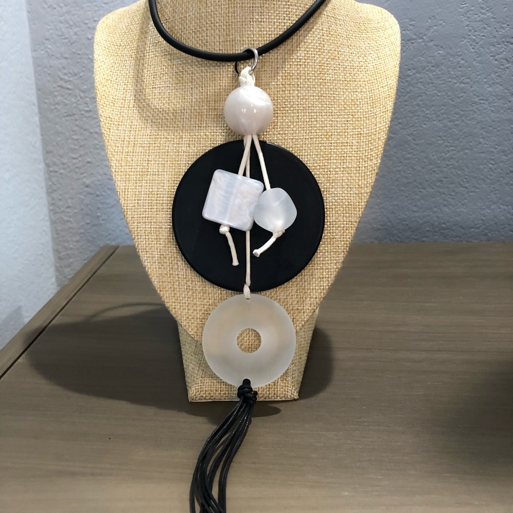 Alisha d Necklace